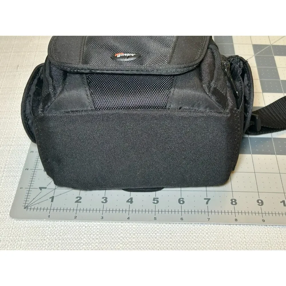 Lowepro Edit 110 Small Black Padded Camera/Camcorder Bag w/ Shoulder Strap